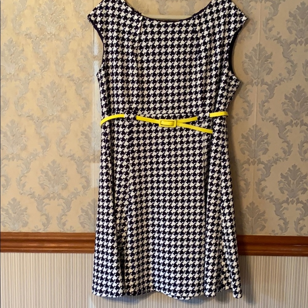 ILE New York Houndstooth Dress